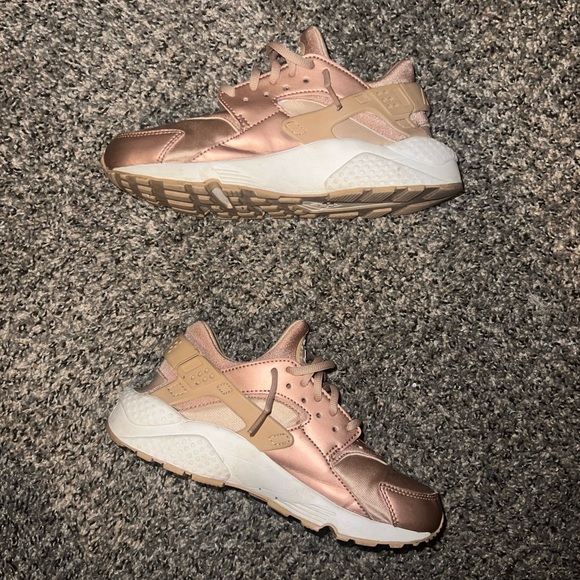 Nike Air Huarache Run Rose Gold - Picture 3 of 12
